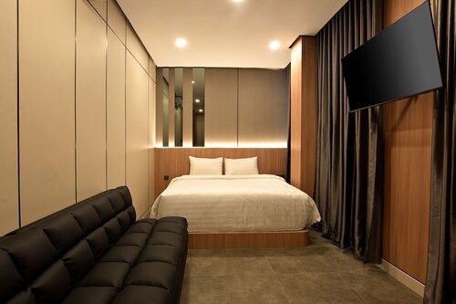 Alena Luxe Malioboro