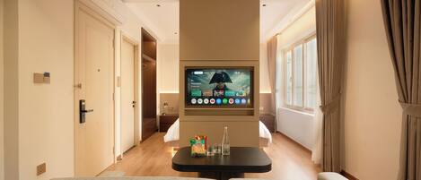 Luksus-studiosuite, 1 kingsize-seng, hageutsikt | Oppholdsområde