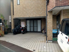 Property grounds - YAHA39, a spacious 2LDK guesthouse, is a home base for sightseeing in Osaka and Nara. (東大阪市六万寺町2丁目)