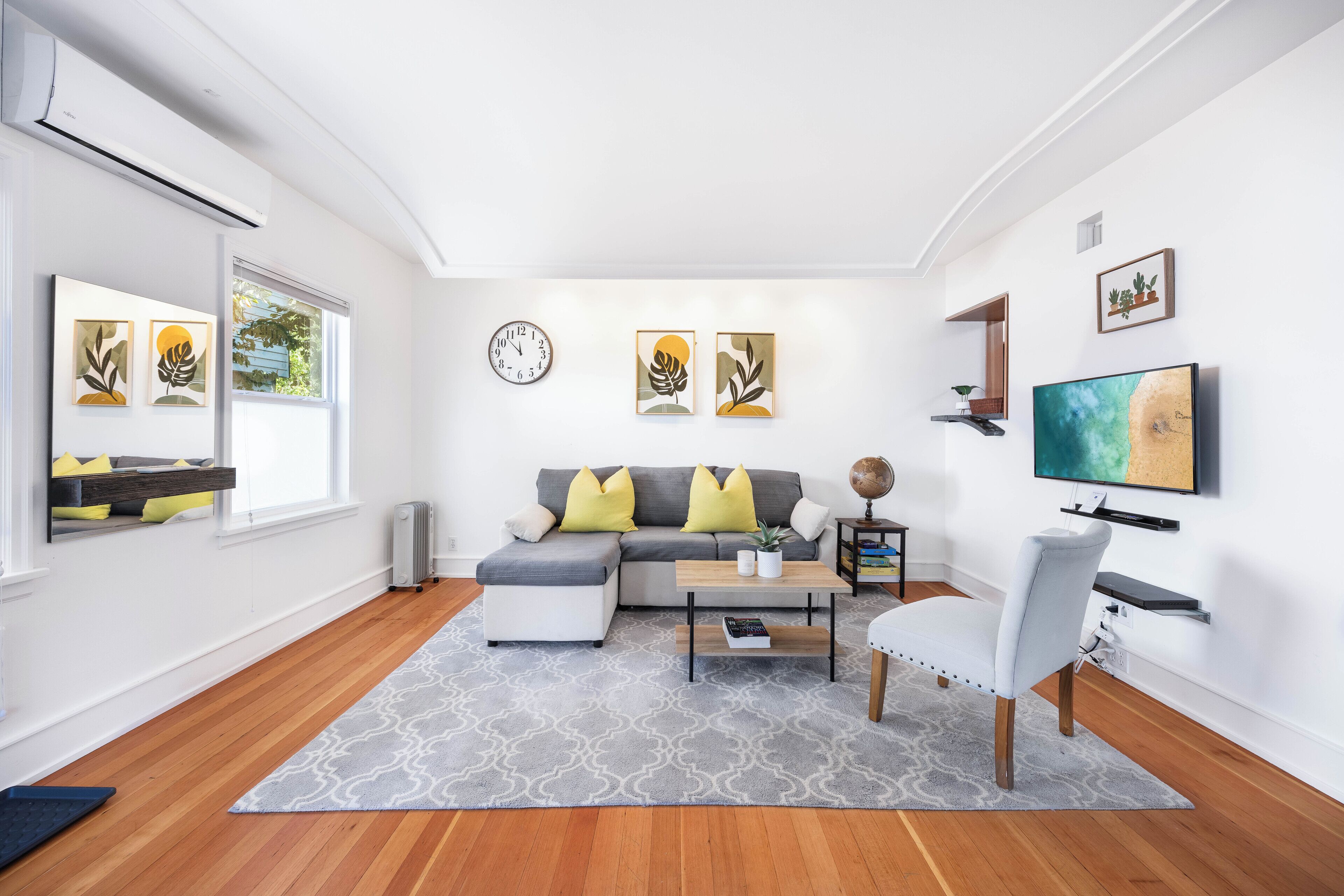 Smart TV, DVD player