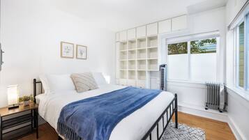 Free WiFi, bed sheets