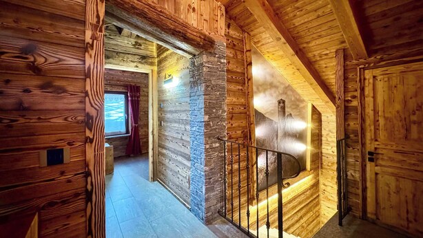Interior - Mountain apartment for couples with fireplace and shower with steam bath (La Salle)
