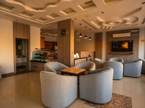 Lobby sitting area - Vinas Riyadh Serviced Apartments (Riyadh)