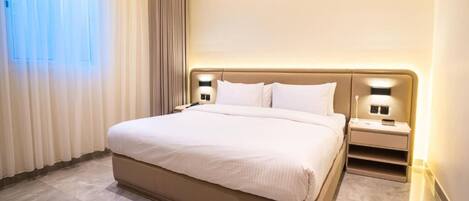 Premium Apartment | In-room safe, iron/ironing board, free WiFi, wheelchair access