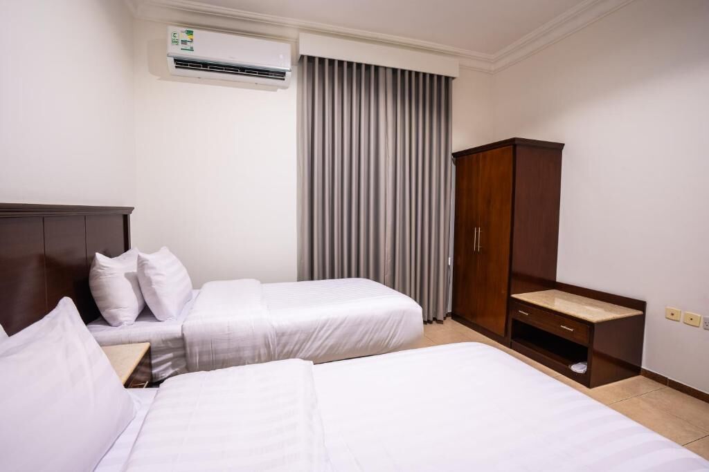 Family Apartment | In-room safe, iron/ironing board, free WiFi, wheelchair access