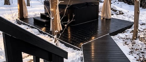 Bain à remous extérieur