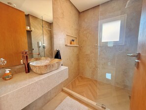 Shower, hair dryer, towels, soap - Panoramic sea view with pool access at Taghazout Bay (Tamraght)