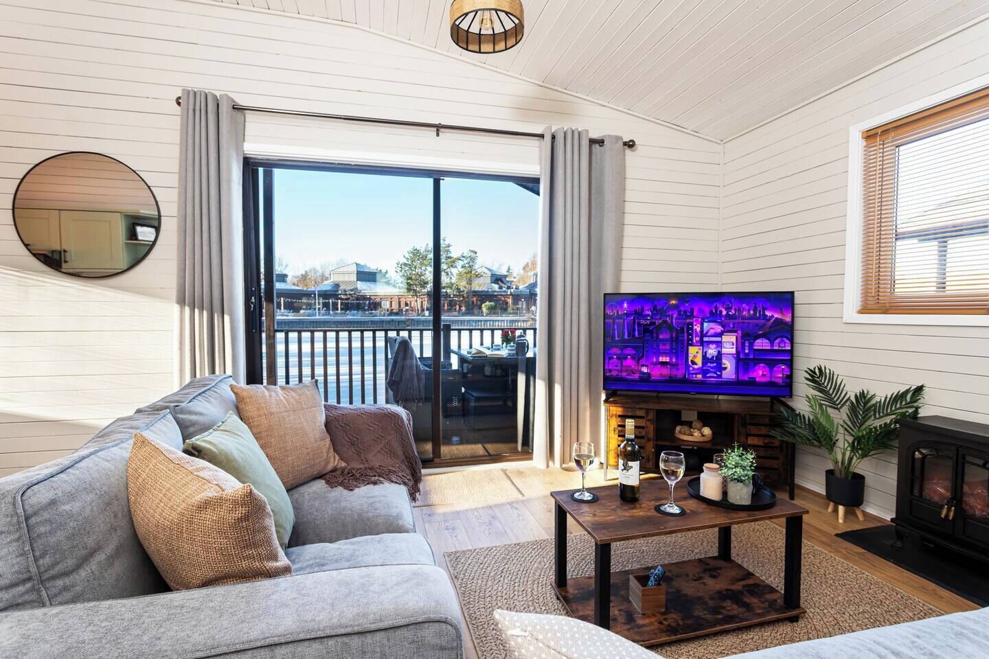 智能电视、壁炉