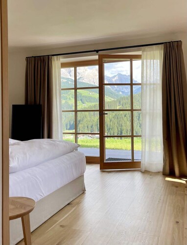 Surrounded by green - Luxury Chalet & Dolomites