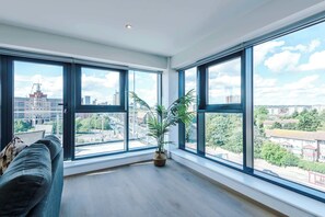 Apartment | 2 bedrooms, Internet - Premium City Penthouse Ideal For Business (Leeds)