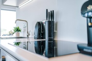 2 bedrooms, Internet - Premium City Penthouse Ideal For Business (Leeds)