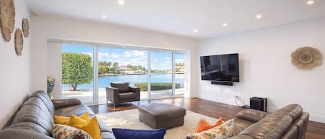 Smart TV, DVD player