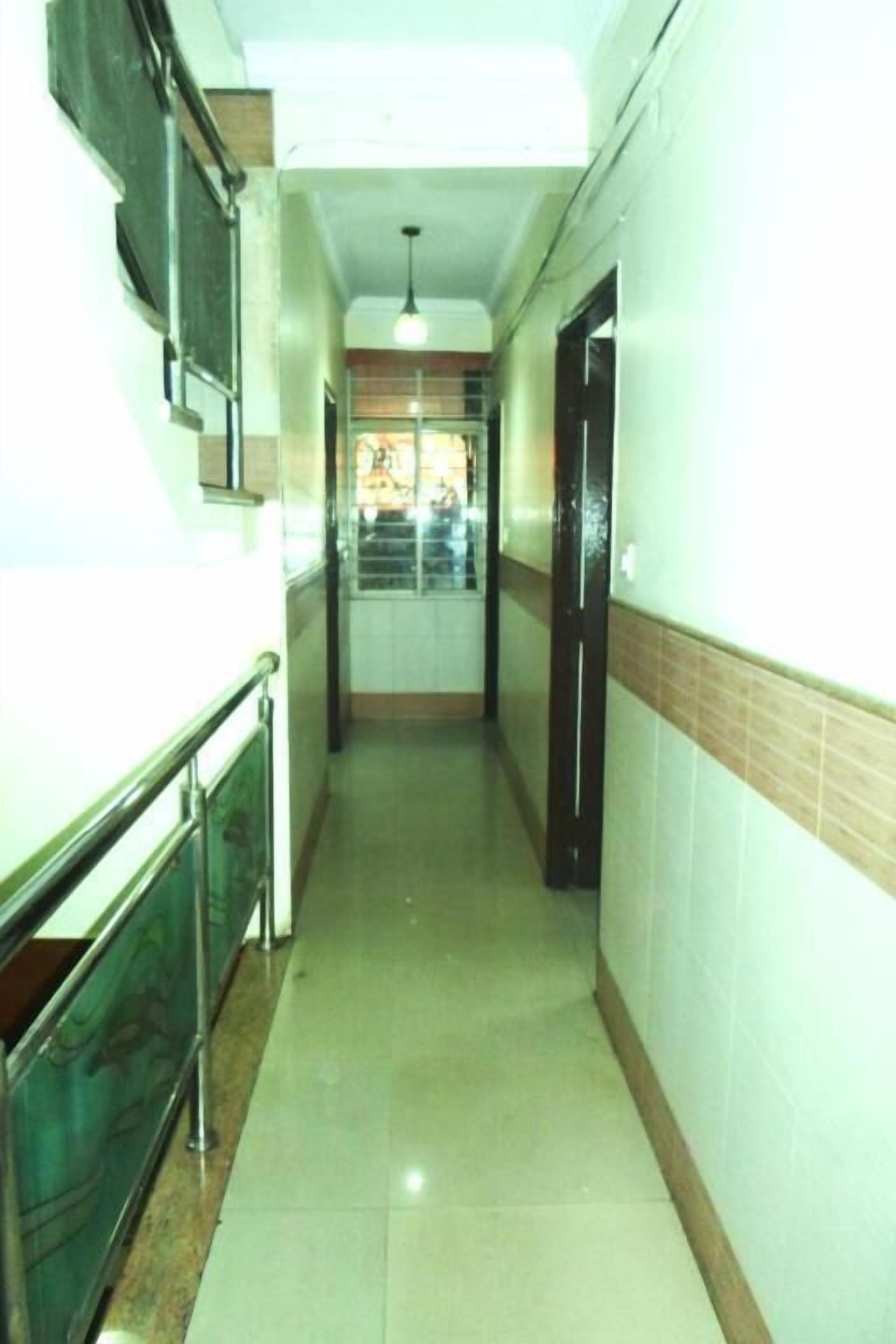 Deluxe Double Room, City View | Interior