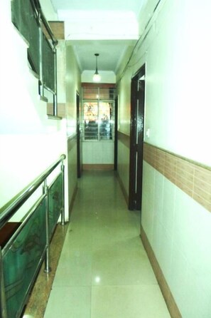 Deluxe Double Room, City View | Interior - King Residency (Bengaluru)