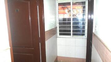 Deluxe Double Room, City View | Interior