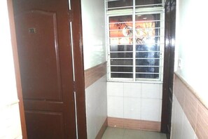 Deluxe Double Room, City View | Interior - King Residency (Bengaluru)