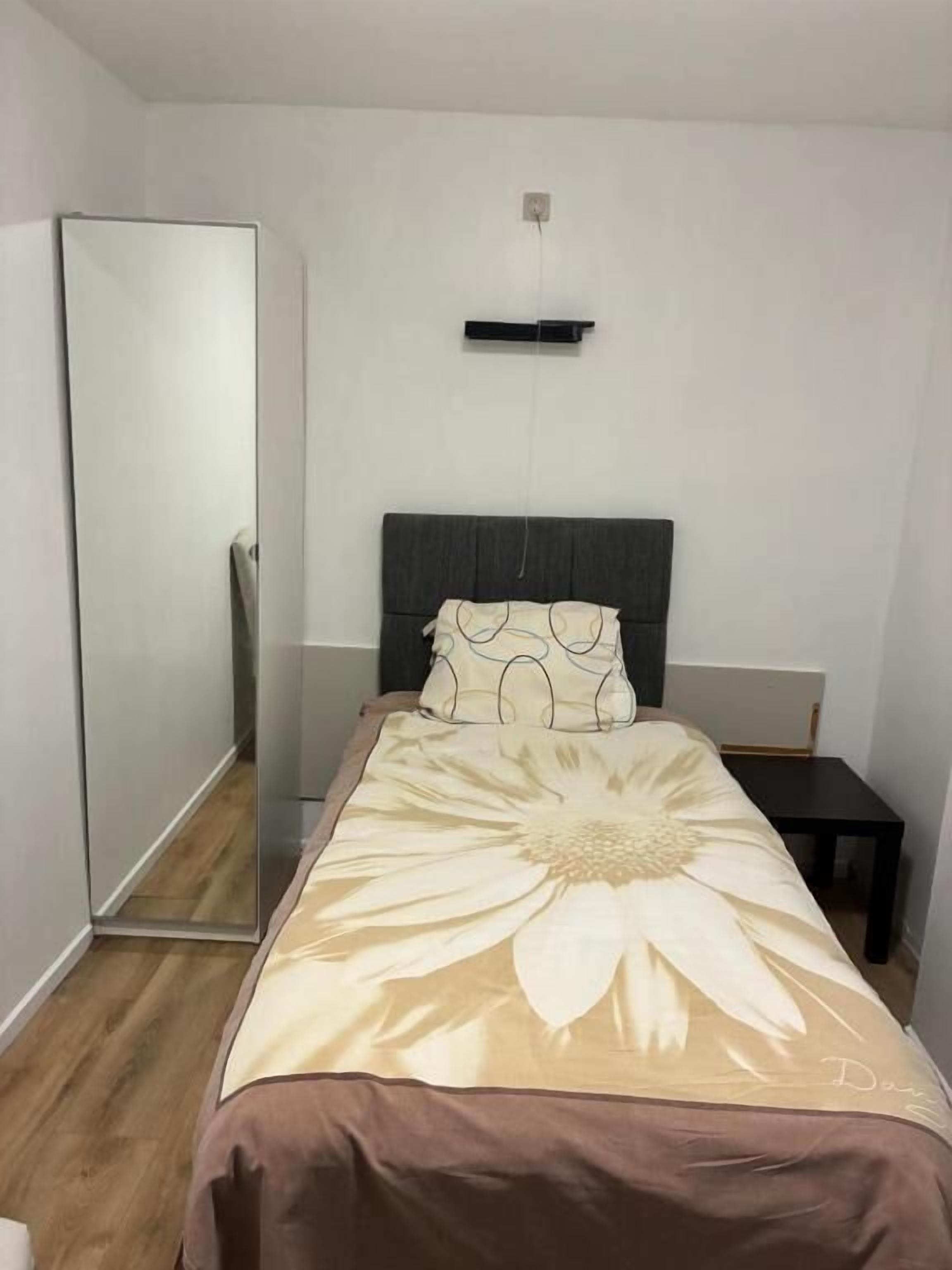 Economy-Einzelzimmer | Zimmersafe, Bügeleisen/Bügelbrett, kostenloses WLAN