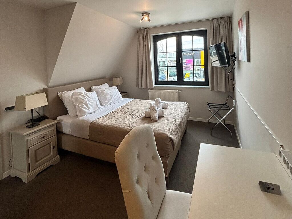 Deluxe-Doppelzimmer | Zimmersafe, Bügeleisen/Bügelbrett, kostenloses WLAN