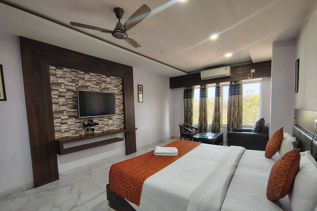 Deluxe Double Room | Free WiFi