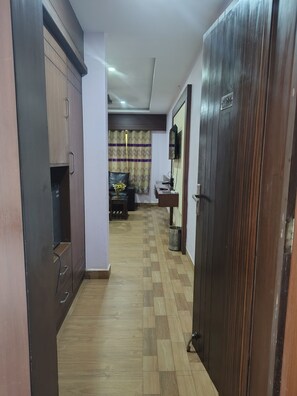 Studio Suite tiện nghi đơn giản | Nội thất