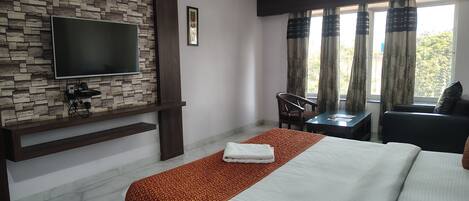 Deluxe Double Room | Free WiFi