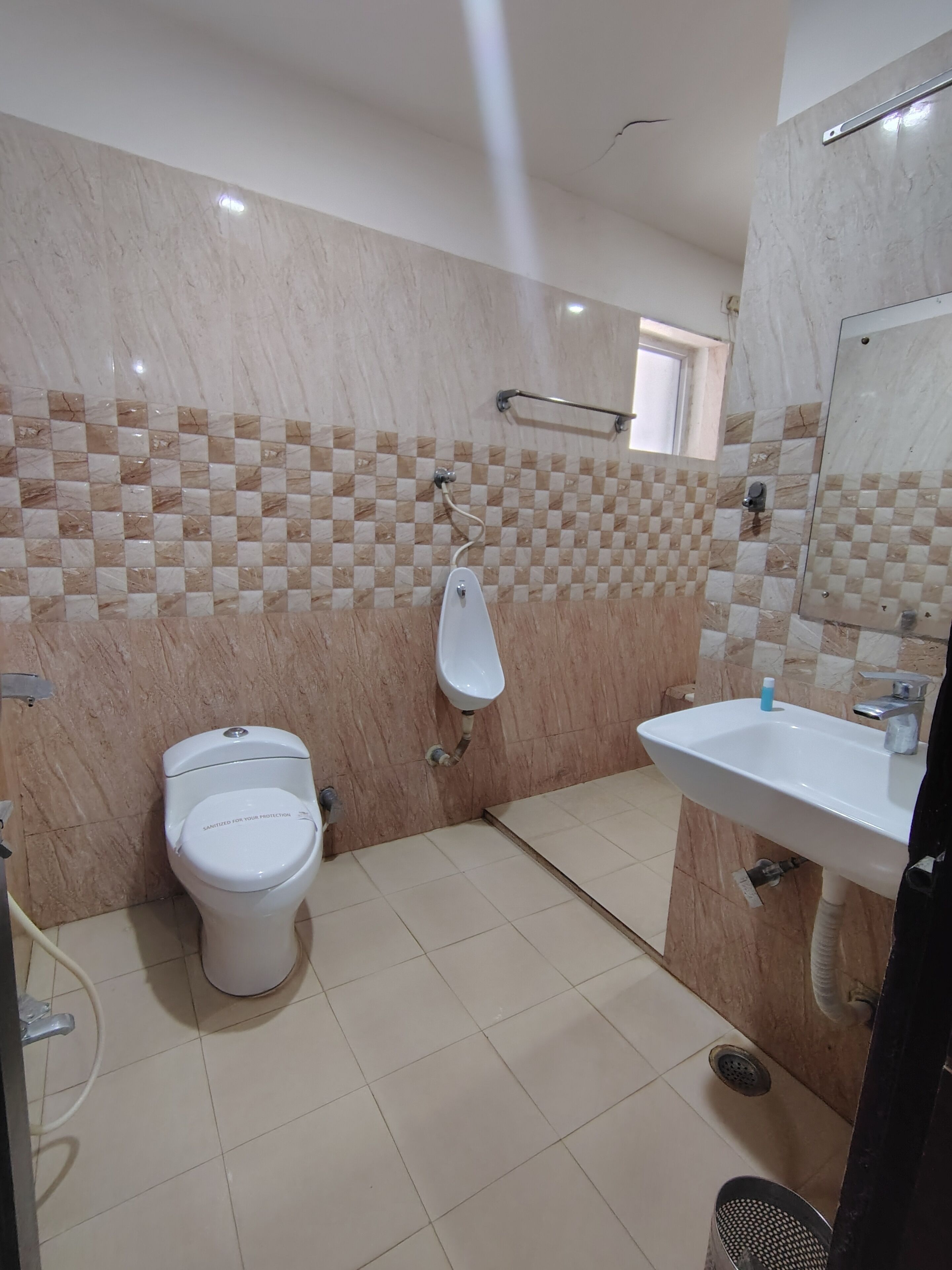 Suíte estúdio conforto | Banheiro | Chuveiro, toalhas de banho