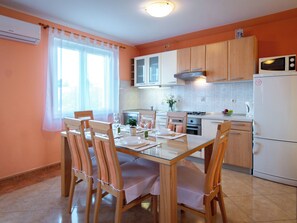 Fridge, microwave, oven, dishwasher - Kastell by Interhome (Rab/Lopar)