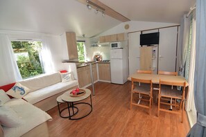 Interior - Mobile home with plenty of space, not overlooked, 5 minutes from Royan beaches (Meschers-sur-Gironde)