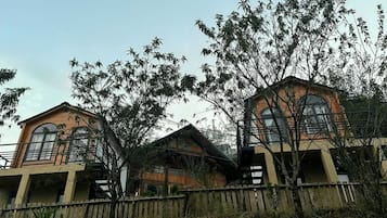 Bungalow Deluxe, balcón, vista a la montaña | Exterior