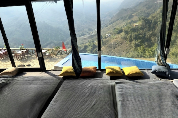 Phòng tập thể Gia đình | Trang trí khác biệt, trang bị nội thất với thiết kế riêng biệt, bàn