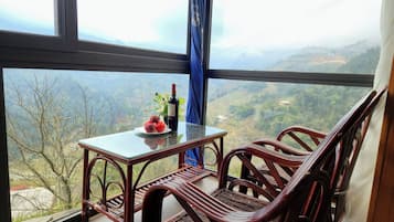 Deluxe Double or Twin Room, Balcony, Valley View | Individually decorated, individually furnished, desk, laptop workspace