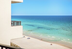 On the beach - "Rhythm & Blues" New Reno, Beachfront Condo, Pool, Gulf Views, Sun Deck, Gym (Santa Rosa Beach)