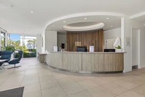 Lobby - "Rhythm & Blues" New Reno, Beachfront Condo, Pool, Gulf Views, Sun Deck, Gym (Santa Rosa Beach)