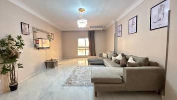 Deluxe Apartment, 3 Bedrooms | Interior