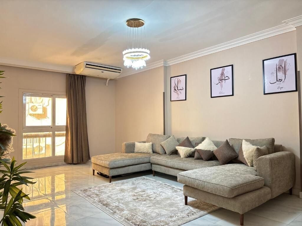 Deluxe Apartment, 3 Bedrooms | Living area