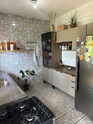 Fridge, microwave, oven, stovetop - Tekoa House Angra dos Reis (Angra dos Reis)