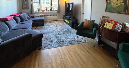 Beautiful! 3-bedroom 2-bathroom Heat/AC/Onsite Laundry/Indoor Parking/Elevator!