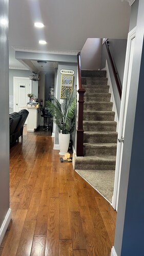 Cozy 1-bedroom , in gorgeous Queens accessible, pleasant place you can call home
