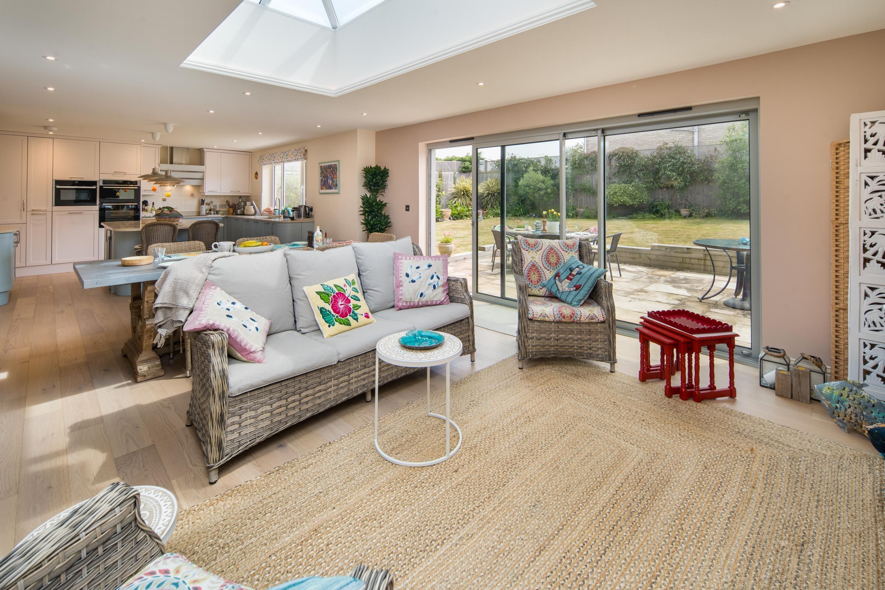 Télévision, cheminée