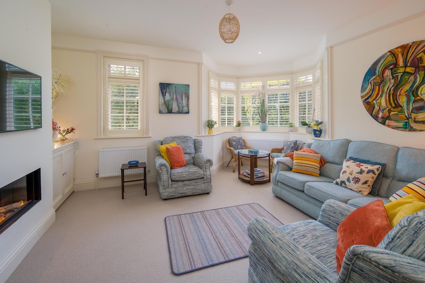 Nine Buoys - Sleeps 10 Guests Near The Beach - Isle of Wight