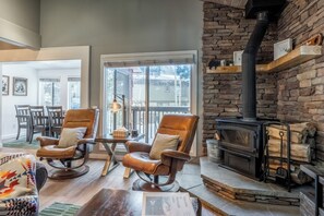 Interior - Relaxed Mountain Living in the Heart of Mammoth (Mammoth Lakes)