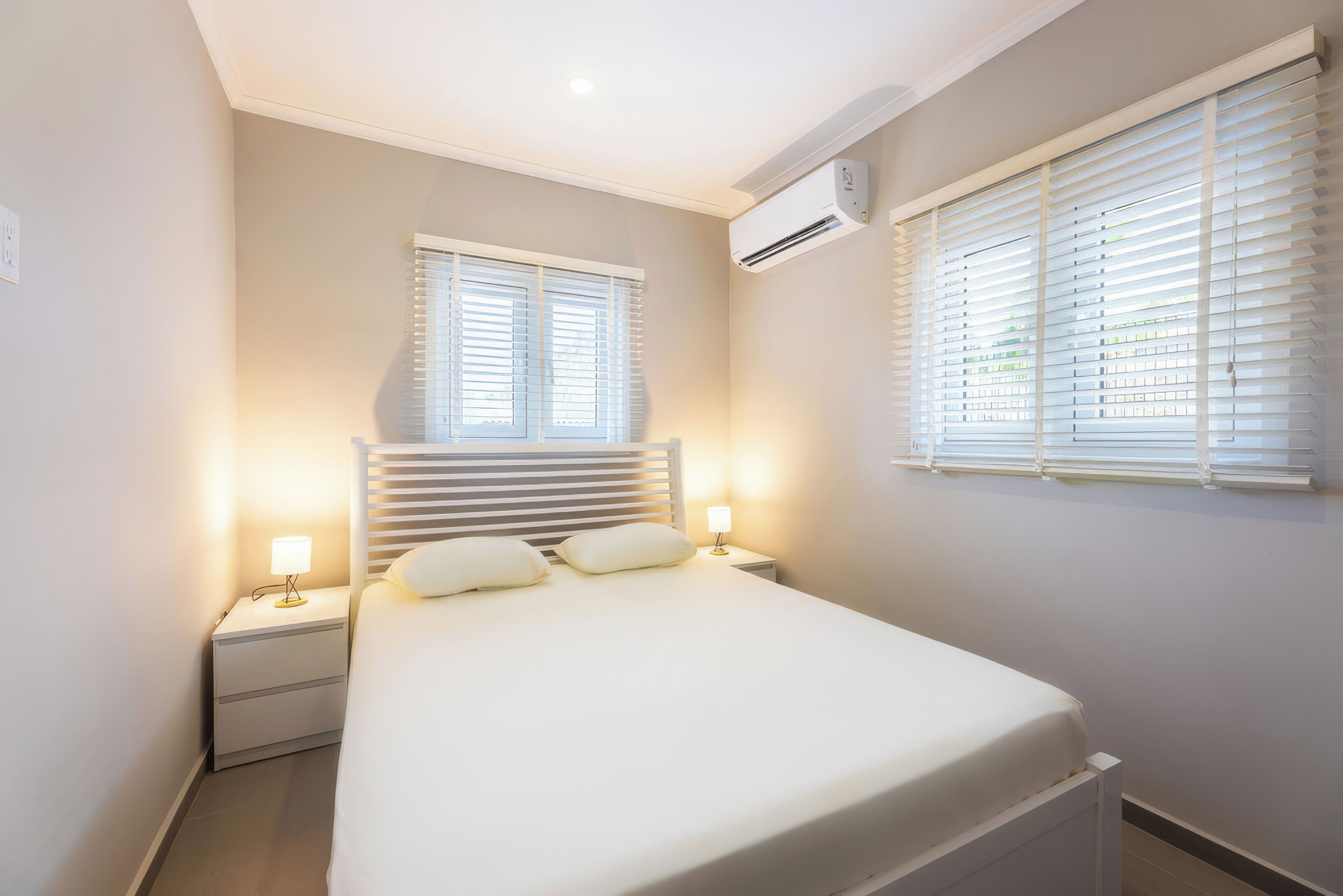 2 habitaciones, tabla de planchar con plancha y wifi gratis 