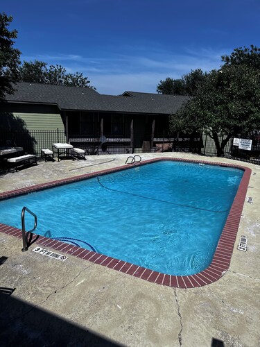 Modern 2BR Apartment Near DT Austin Lady Bird Lake