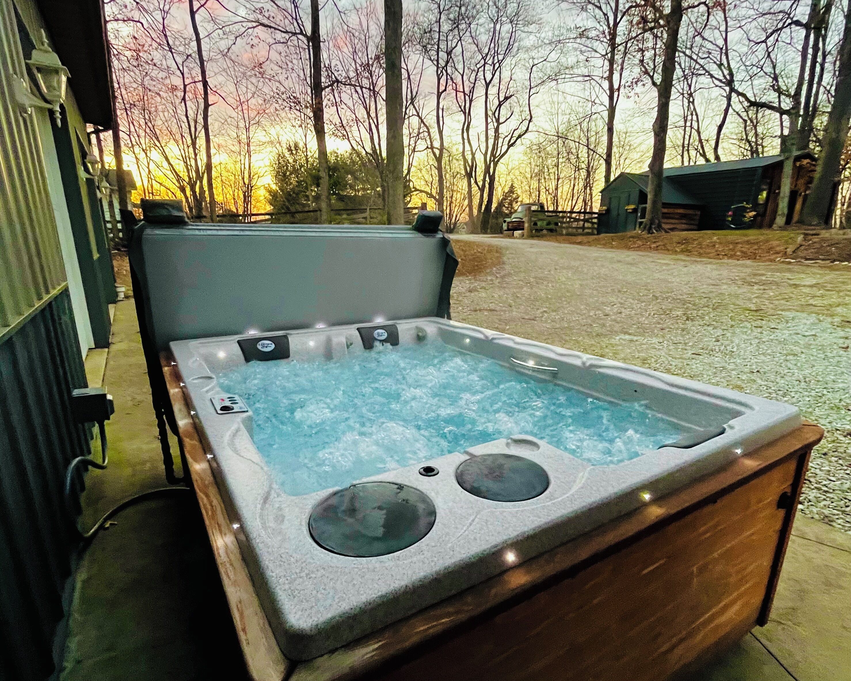 Outdoor spa tub