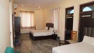 Family Quadruple Room | Free WiFi