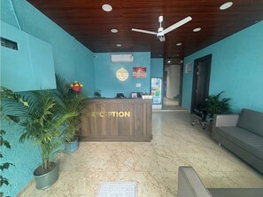 Lobby - Hotel Shaurya Palace (Indore)