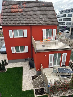 تناول الطعام بالخارج