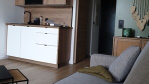 Unclassified image, 4 of 7, button - Air-conditioned studio with magnificent sea view and swimming pool (Sainte-Maxime)