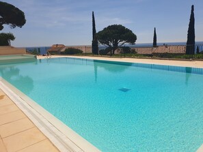 Pool - Air-conditioned studio with magnificent sea view and swimming pool (Sainte-Maxime)
