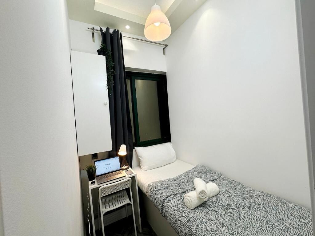 办公桌、笔记本电脑工作区、熨斗/熨板、免费 WiFi